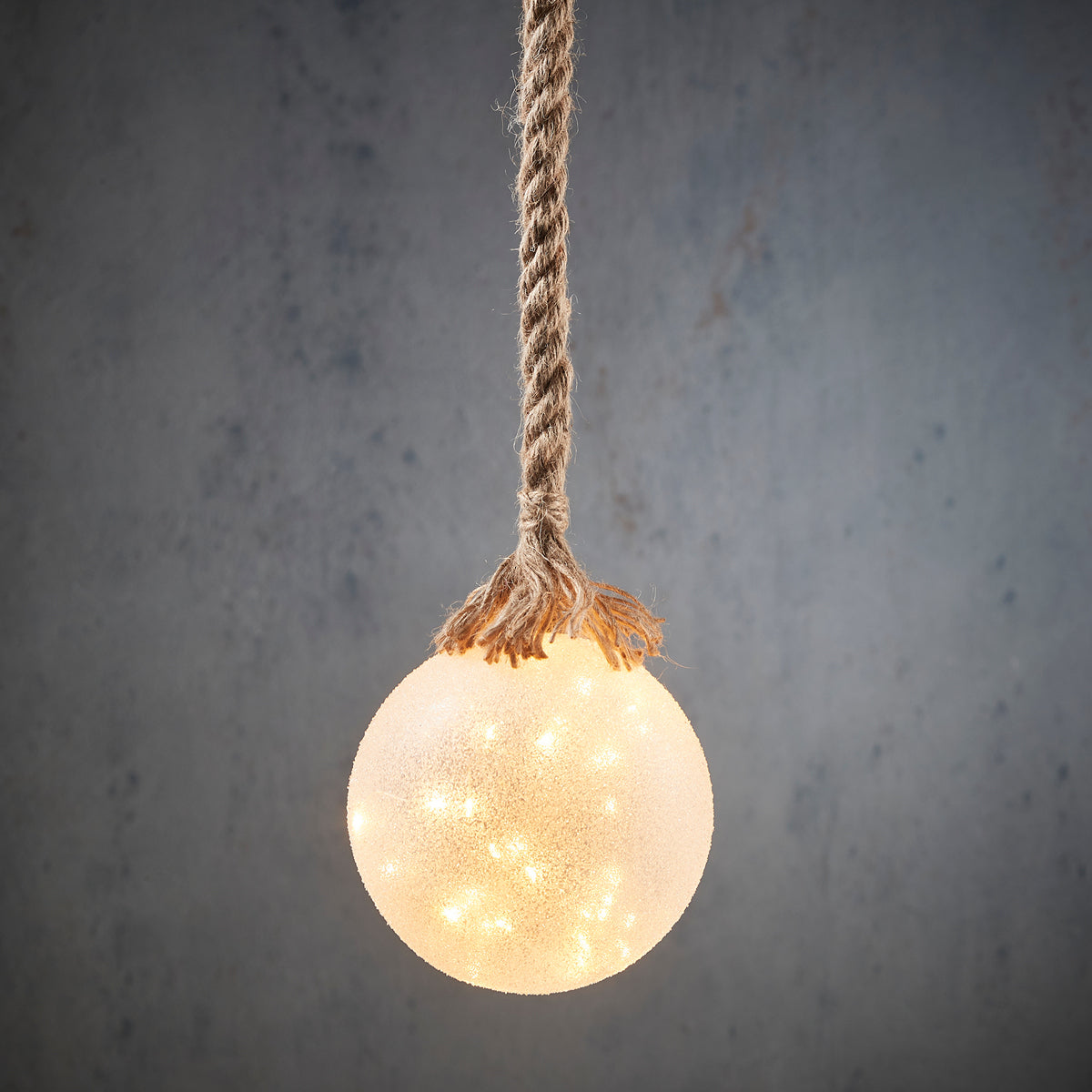 ΜΠΑΛΑ ΠΑΓΩΜΕΝΟ ΛΕΥΚΟ ΜΕ ΣΧΟΙΝΙ 30 Led battery operated timer L95xH21xD15cm ΓΥΑΛΙ