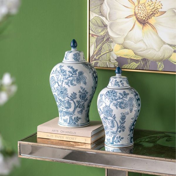 Melania Διακοσμητικό Βάζο Δοχείο με Καπάκι Πορσελάνη Άσπρο Μπλε (18x18x32)cm